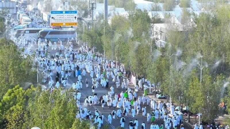 موفد قناة الناس من جبل الرحمة: كبار السن يهرولون لأداء الركن الأكبر