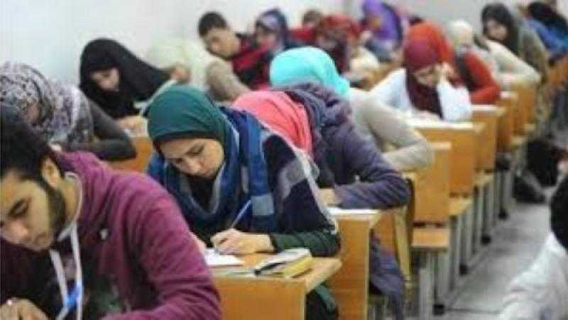 أستاذ علم نفس: الاحتفال بالعيد ليس مضيعة لوقت طلاب الثانوية العامة
