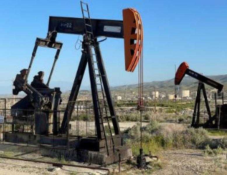 النفط يتجه لأول مكاسب أسبوعية منذ 3 أسابيع في ظل تفاؤل الأسواق