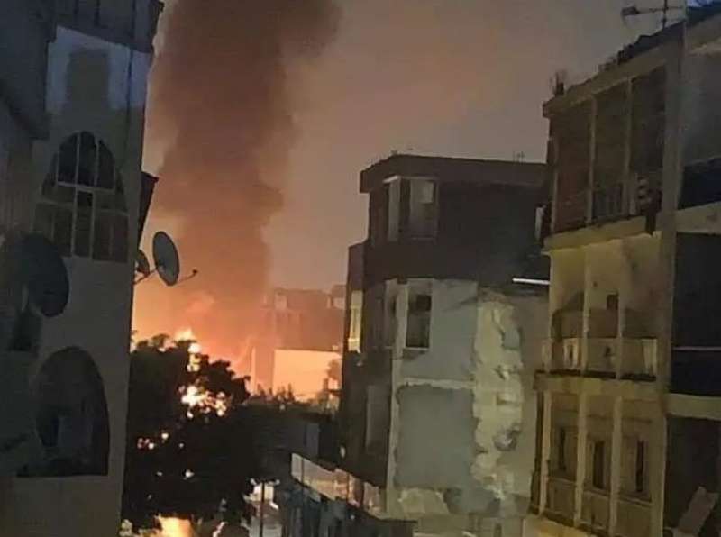خط أحمر