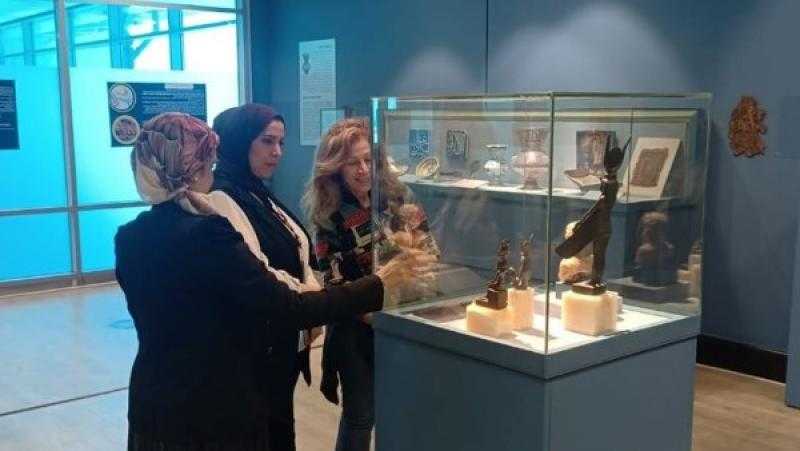 متحف مطار القاهرة صالة 2 يستقبل زوارة بـ الهدايا