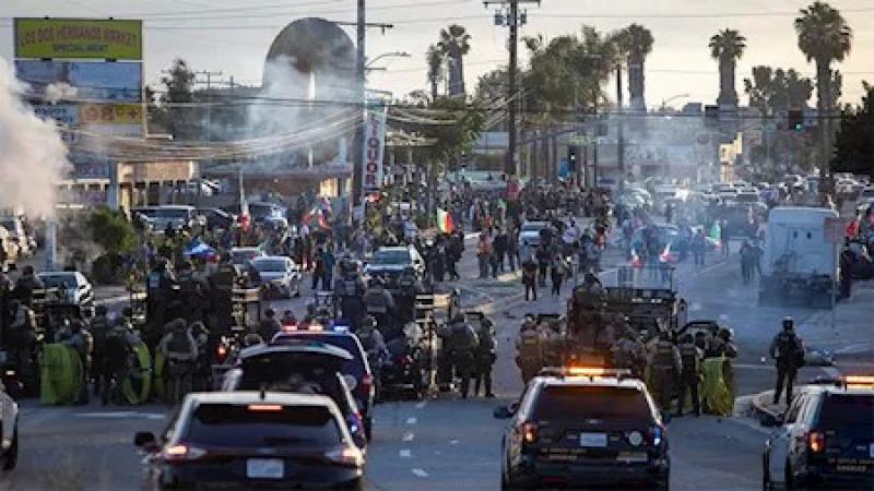 مواجهات بين قوات الحرس الوطني الأمريكية ومتظاهرين في لوس أنجلوس