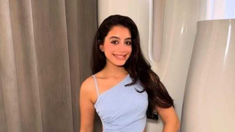 ياسمينا العبد تحتفل بعيد ميلادها بإطلالة جذابة