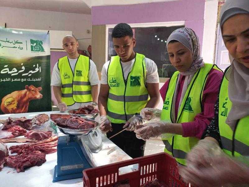 محافظ أسيوط: ذبح وتوزيع 230 رأس ماشية على الأسر الأولى بالرعاية