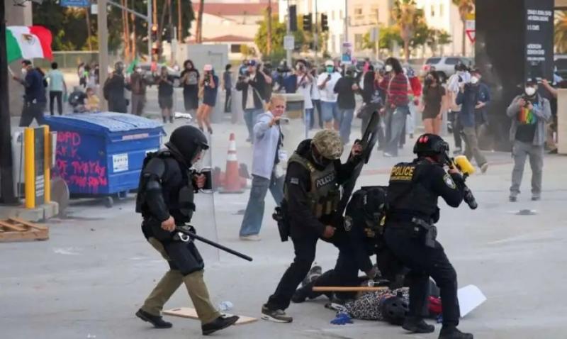 ”شرارة” لوس أنجلوس تصيب مدينة أخرى.. واعتقال 60 شخصا