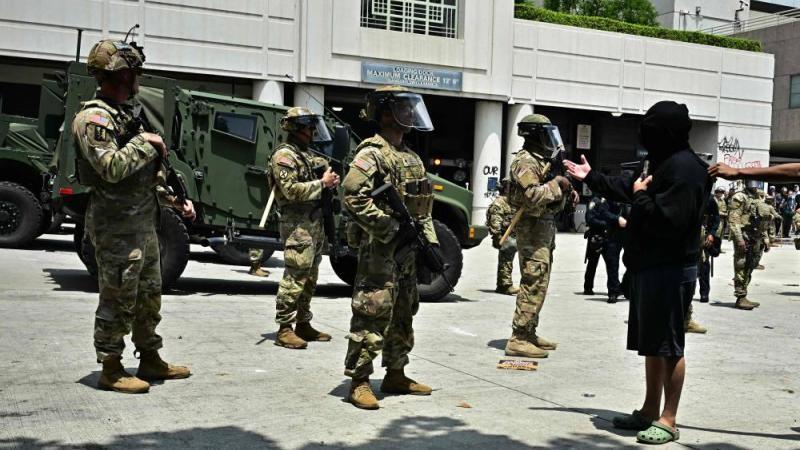 حاكم كاليفورنيا يطالب إدارة ترامب بسحب قوات الحرس الوطني من لوس أنجلوس