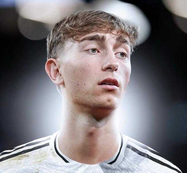 ريال مدريد يُحدد موعد تقديم لاعبه الجديد دين هويسن