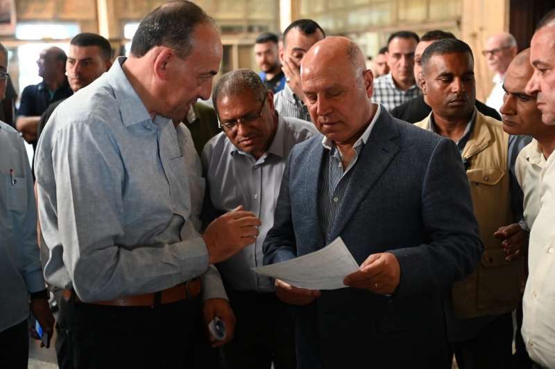 خط أحمر