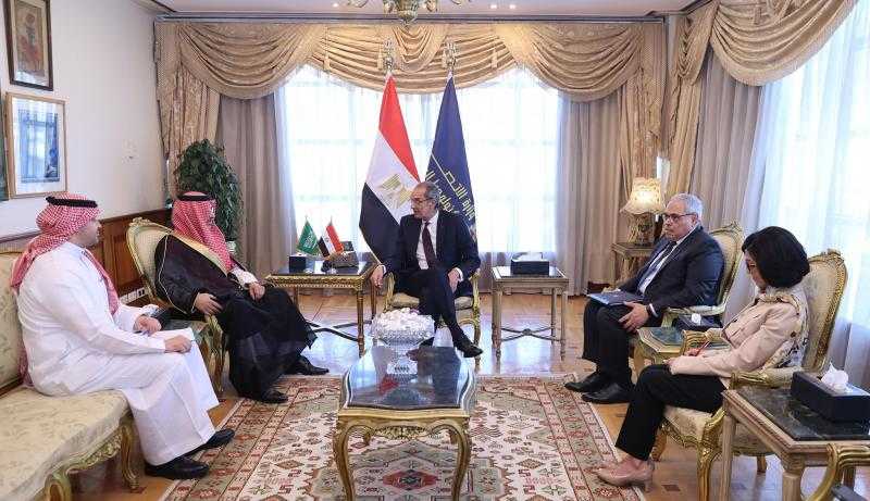 وزير الاتصالات والسفير السعودي يبحثان فتح آفاق جديدة للتعاون في الاتصالات وتكنولوجيا المعلومات