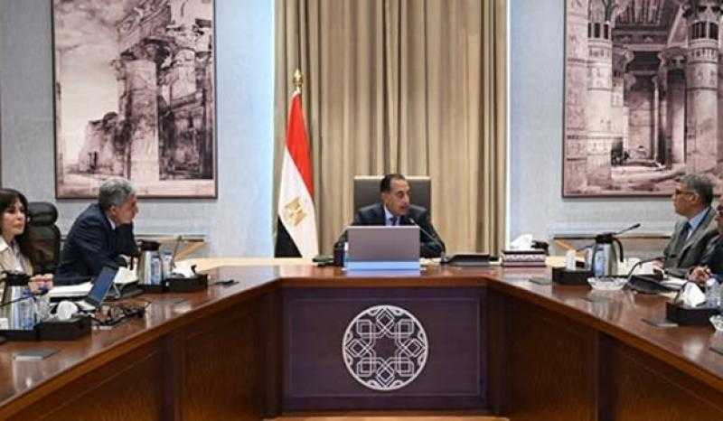 رئيس الوزراء يتابع الموقف التنفيذي للتشغيل التجريبي لمشروع تطوير منظومة «زيارة أهرامات الجيزة»