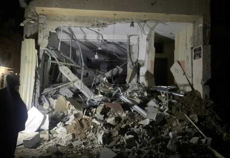 الاحتلال يضرب المدارس والمقدسات.. وزير الثقافة الفلسطيني السابق يكشف أبعاد الاستهداف الثقافي في غزة