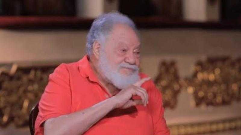 يحيى الفخراني: مقدرش أبعد عن المسرح.. والمسلسلات مؤخرا مسروقة من الغرب