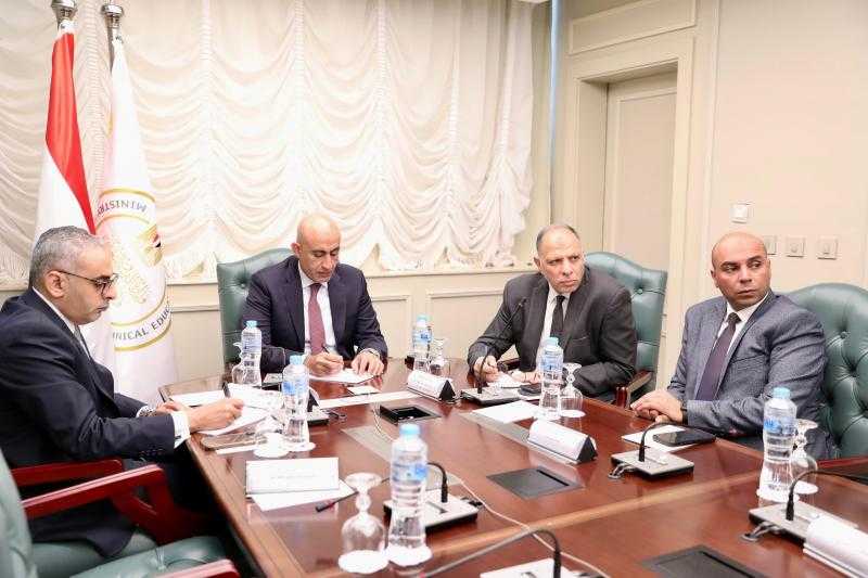 وزير التعليم يستعرض الاستعدادات النهائية لامتحانات الثانوية العامة 2024 / 2025