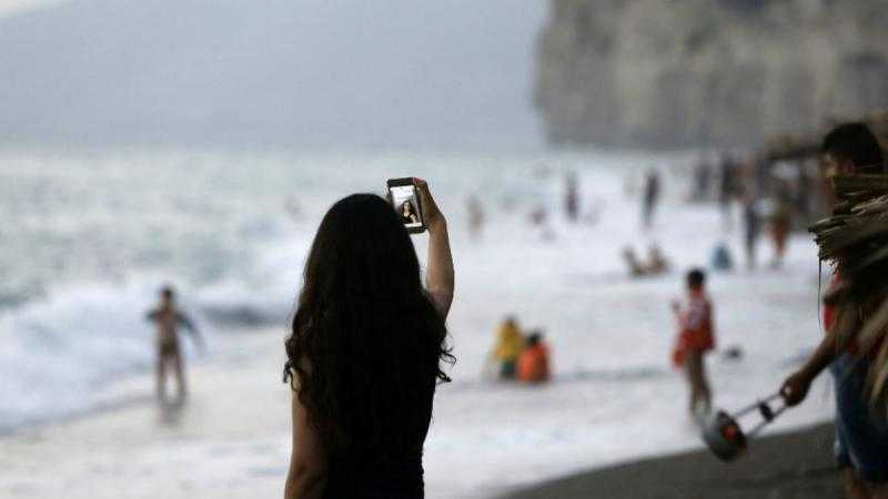 قرارات صارمة على شواطئ سوريا: ملابس محتشمة للنساء ومنع الظهور العاري للرجال