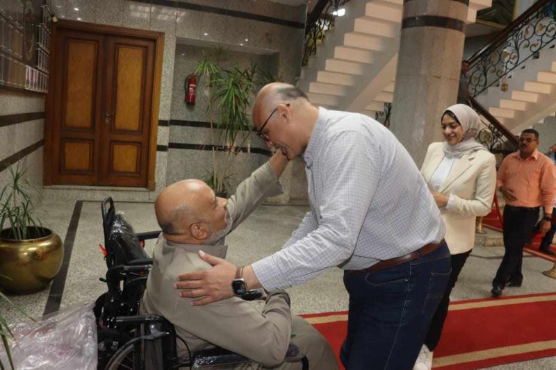 خط أحمر