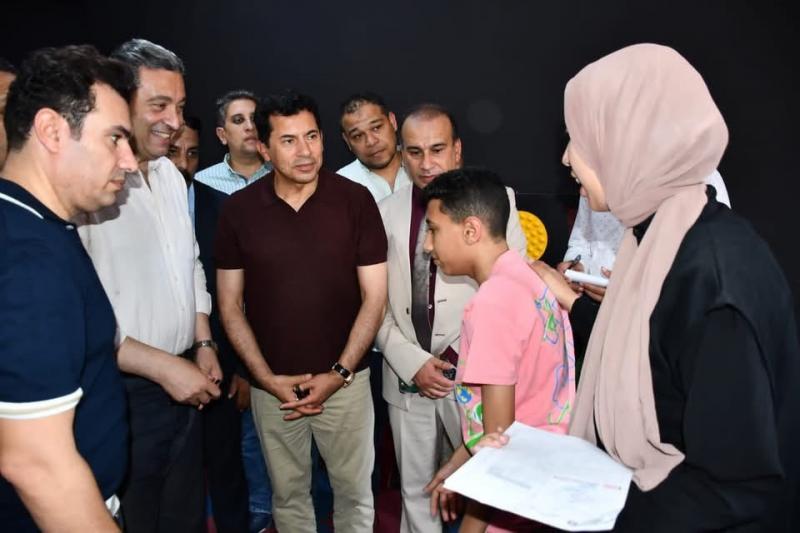 وزير الشباب والرياضة ومحافظ دمياط يتفقدان الأنشطة والفعاليات المتنوعة بمركز شباب كفر سعد