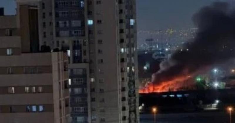 هيئة البث الإسرائيلية: بدء سلسلة غارات على مفاعل فوردو النووي الإيراني