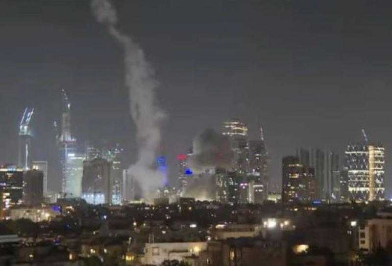 هآرتس: الصواريخ الإيرانية دمرت 9 مبان بشكل كامل و100 شخص أصبحوا بلا مأوى