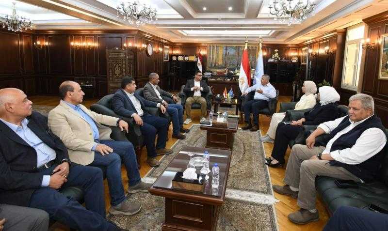 وزير الإسكان ومحافظ الإسكندرية يعقدان اجتماعًا لمتابعة ملفات العمل والمشروعات المشتركة