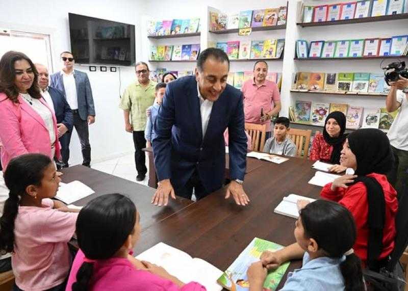 ٢٨ منفذاً ثقافياً.. رئيس الوزراء يتفقد مشروع ”كتابك” الثقافي بقرية زاوية صقر بمحافظة البحيرة