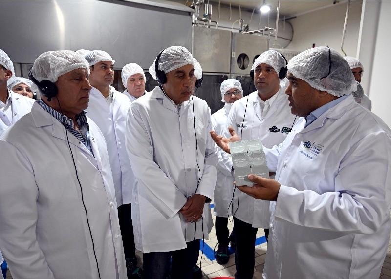 رئيس الوزراء يتفقد مصنع شركة بيتي لمنتجات الألبان بالنوبارية