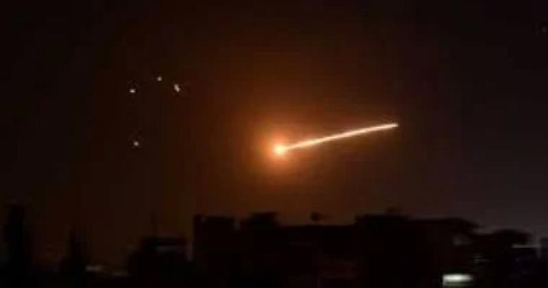 قصف صاروخي إيراني على تل أبيب وحيفا والجليل