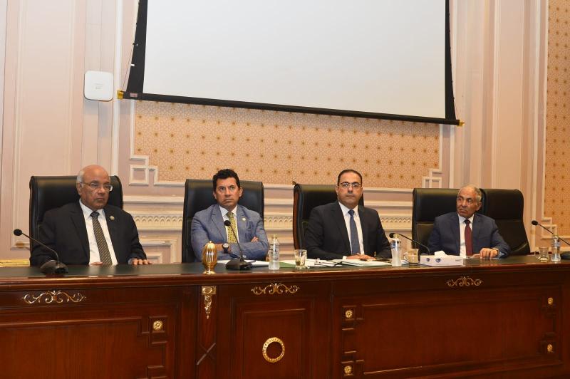 أشرف صبحي: ”رياضة النواب” تقوم بدور مهم ومحورى في تذليل كافة الصعوبات