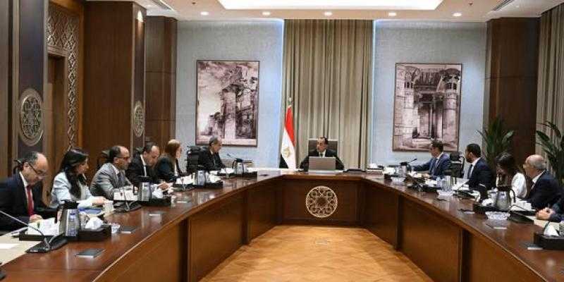 رئيس الوزراء يستعرض خطوات تنفيذ برنامج الطروحات الحكومية في قطاع الاتصالات وتكنولوجيا المعلومات