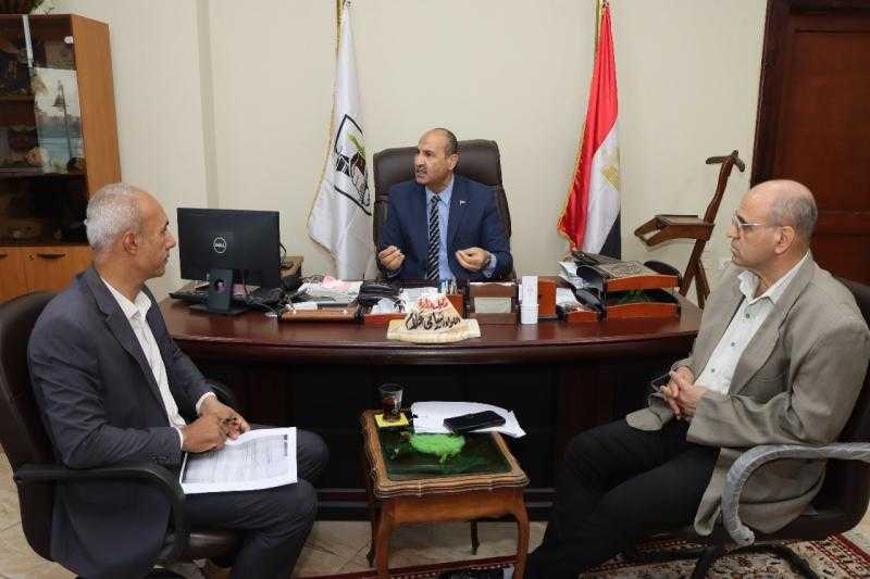 بني سويف تبحث تشغيل مجمع دلهانس للصناعات الحرفية بالتعاون مع هيئة تنمية الصعيد