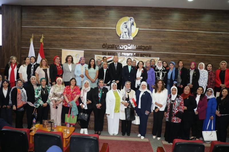 محافظ القاهرة يشهد الاجتماع الأول بالمبادرة الرئاسية ”معًا .. بالوعي نحميها”