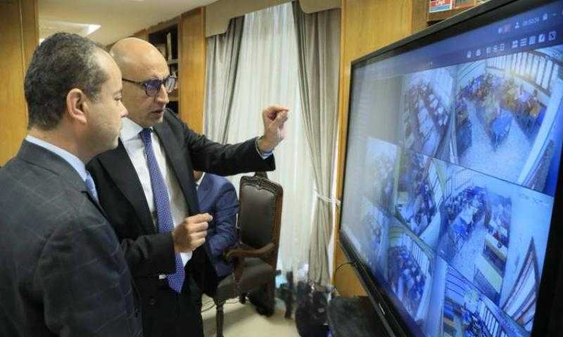 وزير التعليم يتابع انطلاق امتحانات اليوم الثاني في الثانوية العامة من داخل غرفة العمليات المركزية