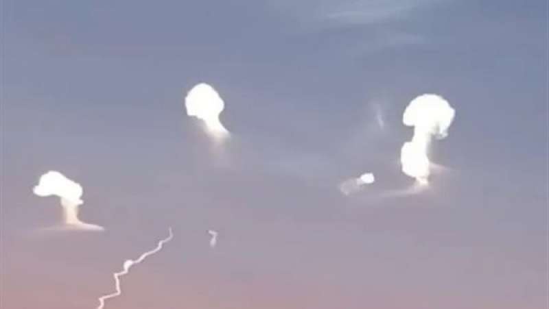 خط أحمر