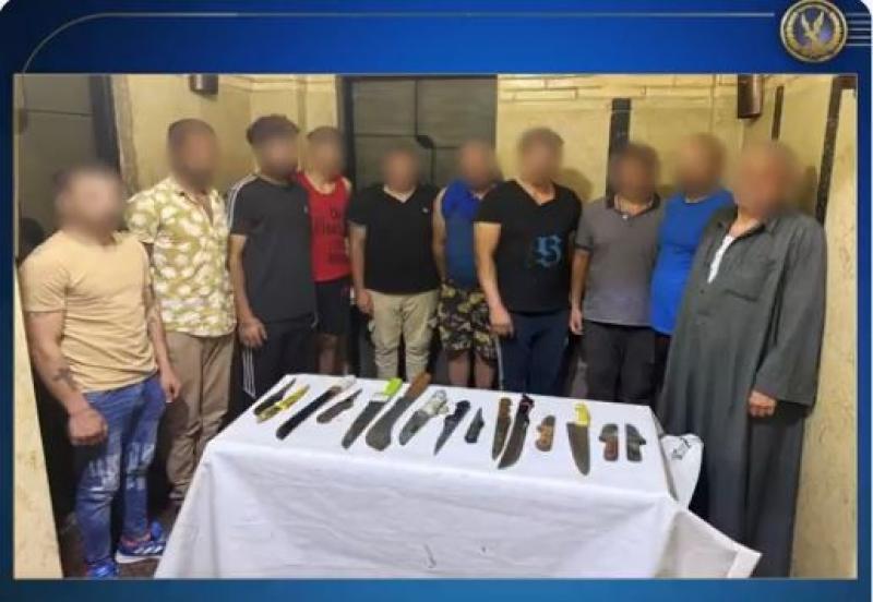 بسبب «القمامة».. حرب شوارع بين 11 شخصًا ووقوع 6 إصابات بمنشأة ناصر.. فيديو