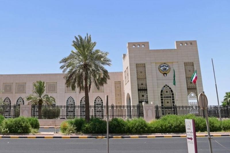 الكويت تدعو مواطنيها في إيران إلى التواصل مع سفارتها بأقصى سرعة
