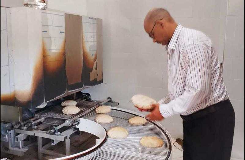 وكيل تموين البحر الأحمر يتفقد مخبز اللؤلؤة بالغردقة.. صور