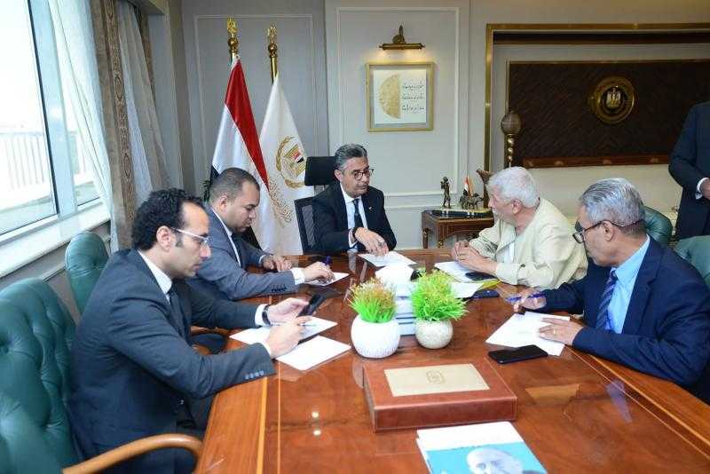 وزير التموين والتجارة الداخلية يلتقي بعدد من السادة أعضاء مجلسي النواب والشيوخ