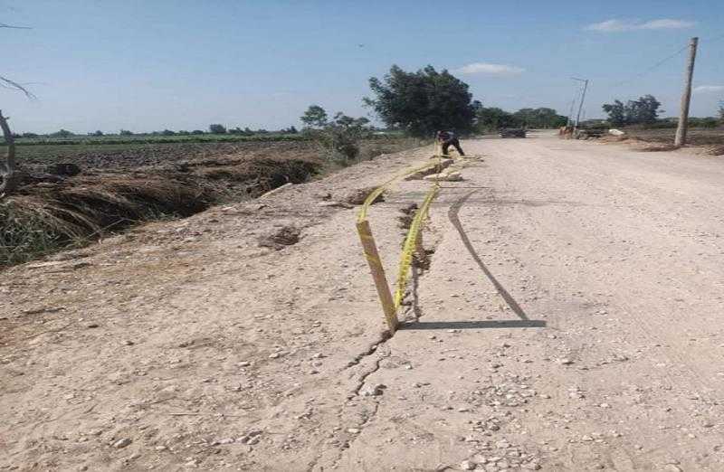 كفر الشيخ تعتمد تمويلًا عاجلًا لمنع انهيار طريق صندلا الجوهري