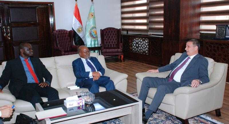 وزير الزراعة يبحث مع خبيرين دوليين تعزيز استراتيجيات التنمية الزراعية والأمن الغذائي في مصر وأفريقيا