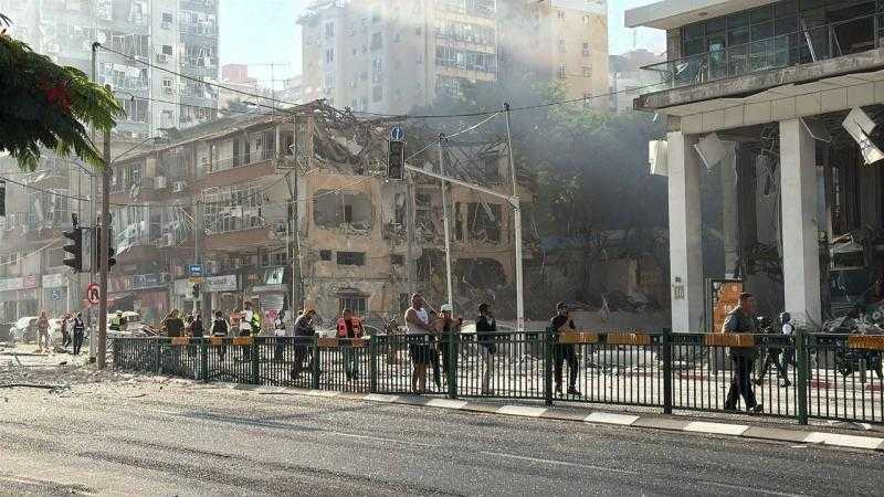 انفجارات ضخمة في القدس المحتلة جراء الصواريخ الإيرانية