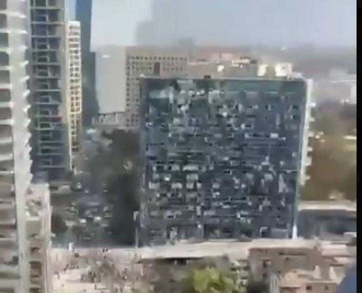 إعلام إسرائيلي: إصابة مبنى البورصة في منطقة رامات جان قرب تل أبيب.. فيديو