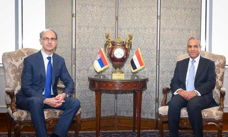 وزير الخارجية والهجرة ورئيس الوزراء الصربي يبحثان الأوضاع في الشرق الأوسط