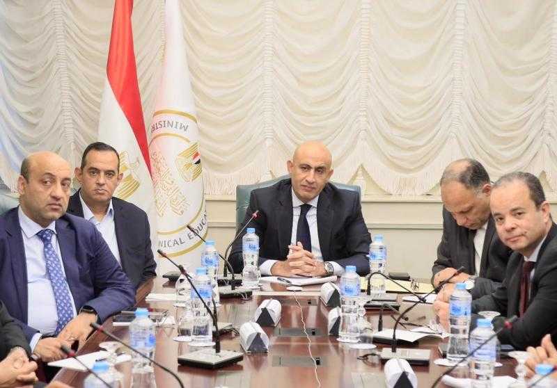 تنبيهات وقرارات مهمة لوزير التعليم بشأن امتحانات الثانوية العامة خلال الاجتماع مع مديرى المديريات التعليمية