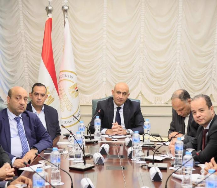 وزير التعليم يوجّه بالرصد السريع لأي سلبيات أو شكاوى والتعامل معها وحلها على الفور