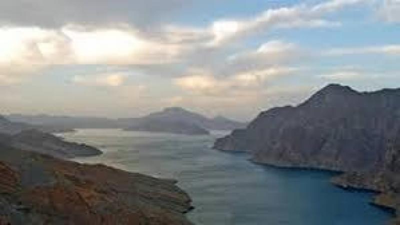 محلل سياسي: غلق مضيق هرمز سيشعل أسعار الطاقة ويُربك الاقتصاد العالمي