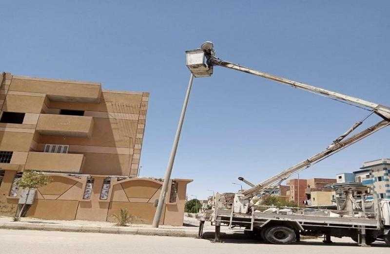 الإسكان: مواصلة استبدال كشافات الإنارة الصوديوم بليد وإزالة وصلات المياه الخلسة بالمدن الجديدة