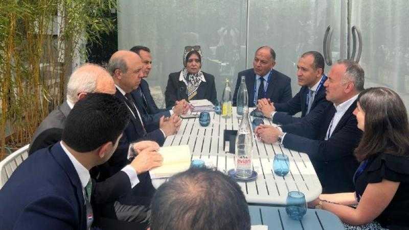 وزير الطيران يلتقي مسئولي كبرى الشركات العالمية في إدارة المطارات