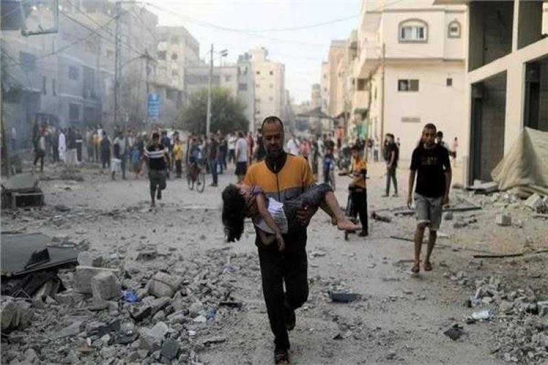 إصابة 6 فلسطينيين جراء اعتداء جنود الاحتلال ومستوطنين عليهم في الخليل