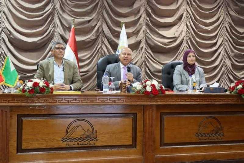وزير الصناعة يبحث مع محافظ الجيزة ومستثمري المنطقة الصناعية بأبو رواش أبرز المشكلات وسبل حلها