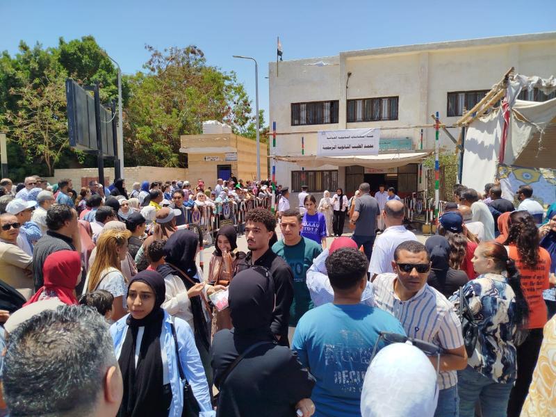 شكاوى بين طلاب الثانوية العامة عقب امتحان اللغة العربية بالبحر الأحمر: لم يكن في مستوى الطالب المتوسط