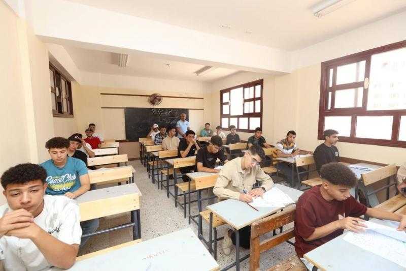 ارتياح بين طلاب الثانوية العامة بكفر الشيخ بعد امتحان اللغة العربية: ”كان مناسبا”